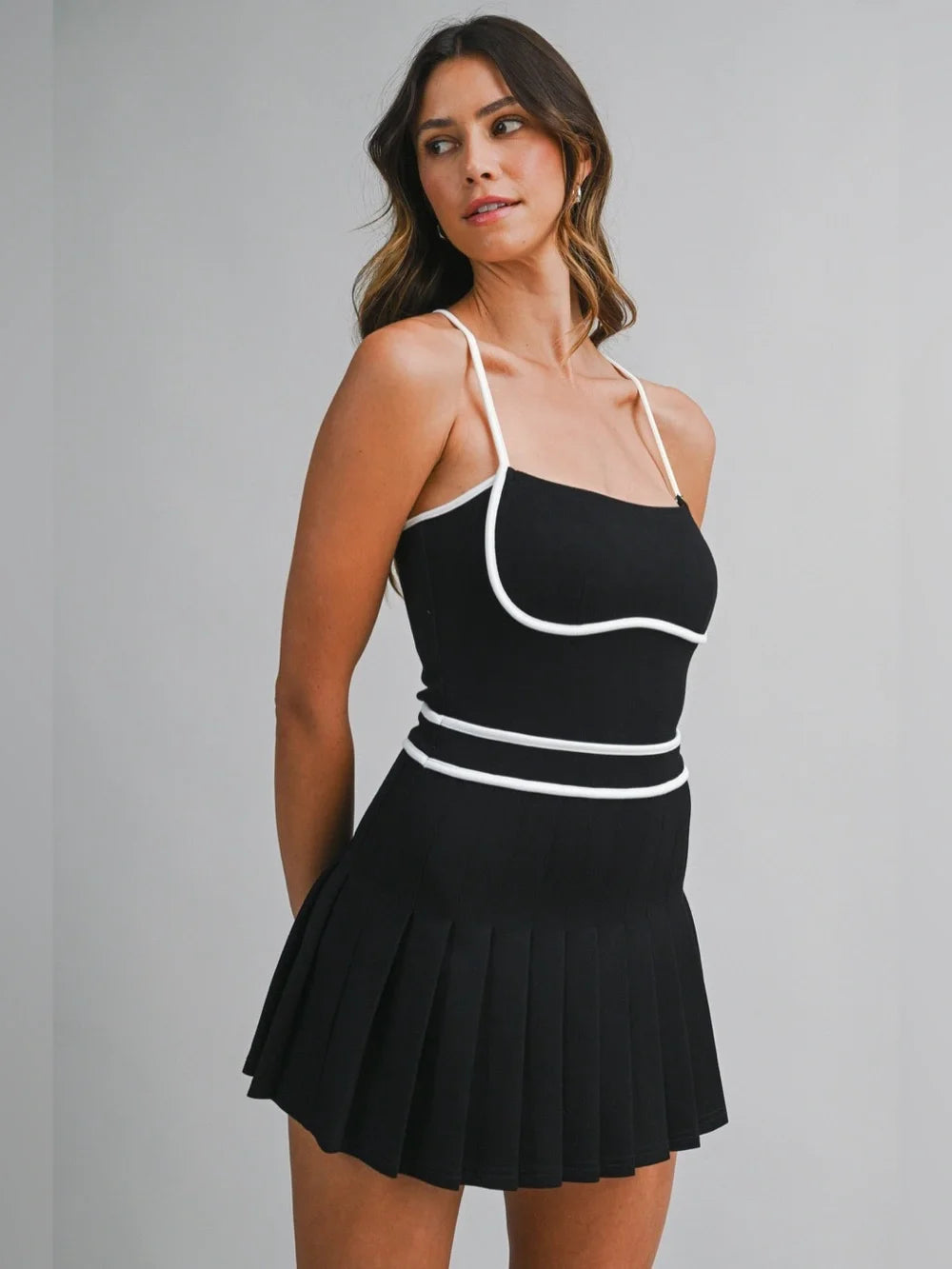 Contrast Trim Pleated Romper